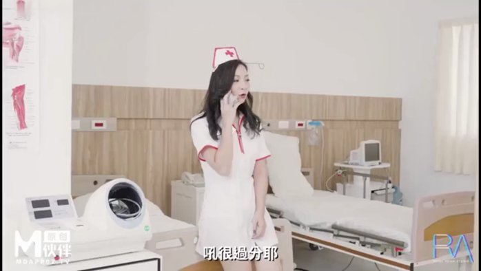 【桃视频】电车搭讪女神护士