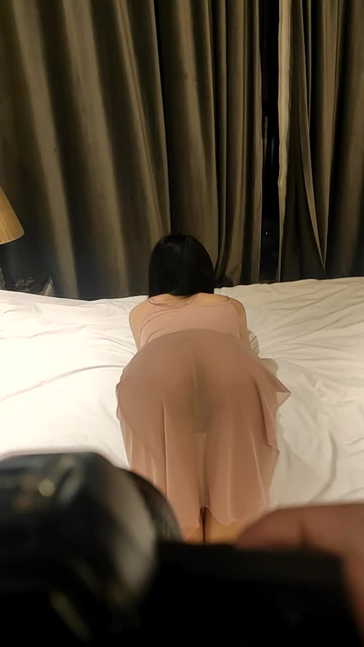 2023-11-12【模特写真拍摄丶探花】高价约极品模特，苗条身材妹妹